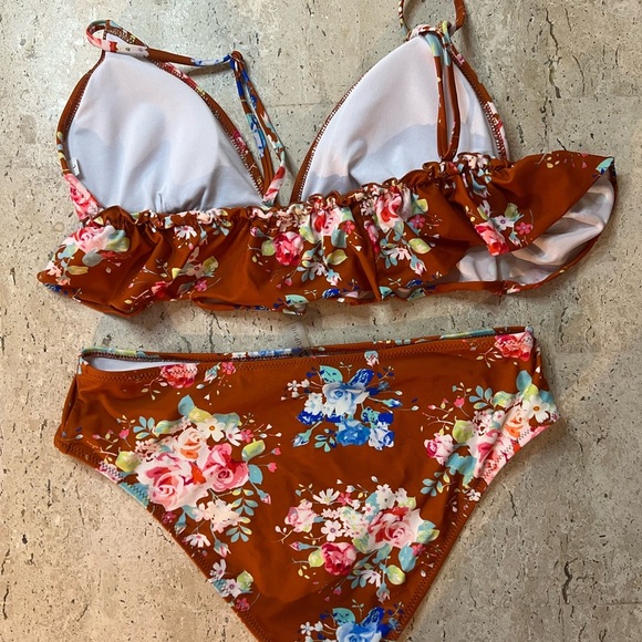 Cupshe Two Piece Bikini Size Large - Picture 2 of 4